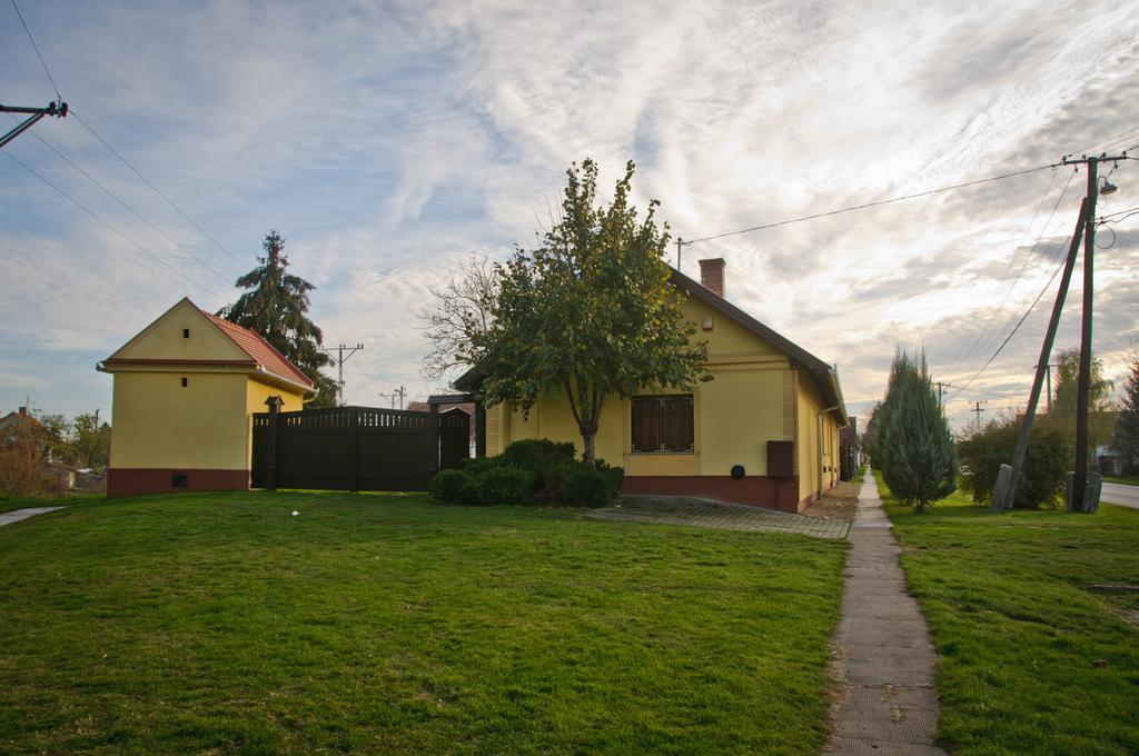 Antiklak Hotel Doboz Exterior photo
